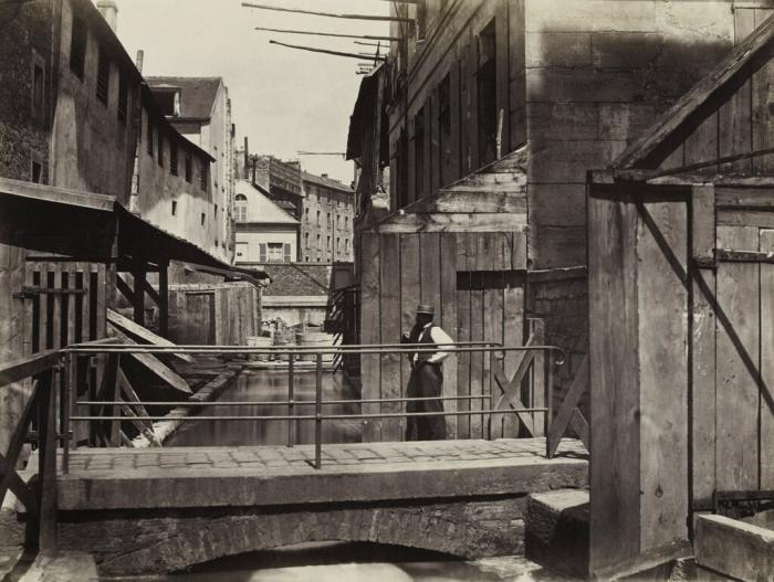 Faites estimer vos photographies anciennes. Expertise gratuite et confidentielle par Artexpertise Paris, spécialiste reconnue du marché de la photographie.