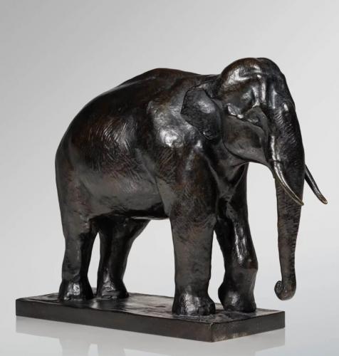 Artexpertise Paris propose l’estimation gratuite d’œuvres d’art dans le 1er arrondissement de Paris : tableaux, sculptures, bijoux, mobilier ancien, objets d’art et collections. Expertise fiable et confidentielle.