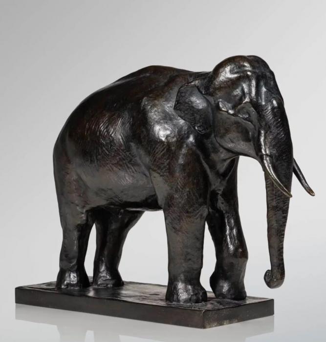 Artexpertise Paris propose l’estimation gratuite d’œuvres d’art dans le 1er arrondissement de Paris : tableaux, sculptures, bijoux, mobilier ancien, objets d’art et collections. Expertise fiable et confidentielle.