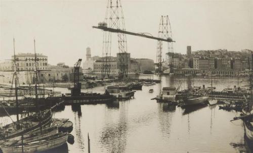 Cote et résultats de ventes aux enchères des photographies de Germaine Krull. Estimation gratuite de tirages argentiques anciens avec Artexpertise.fr